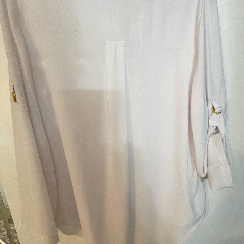 White blouse - Picture 4 of 4